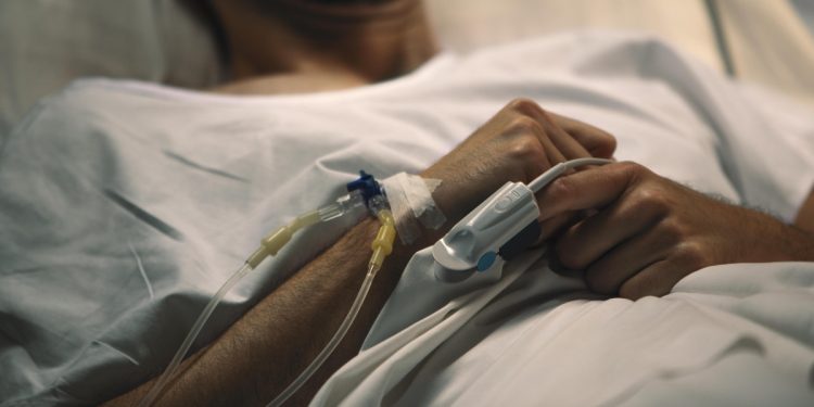 Francia aprueba ley que permite la eutanasia para pacientes con enfermedades terminales