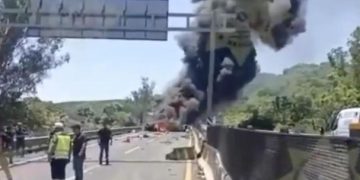 Al menos diez muertos y diez lesionados en un choque múltiple en el oeste de México
