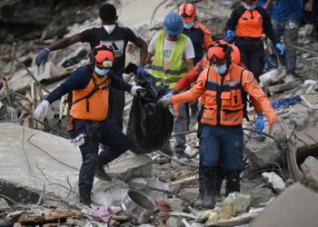 Aumentan a 4.930 los muertos por los terremotos del 24 junio en Venezuela