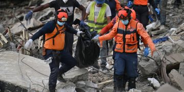 Aumentan a 4.930 los muertos por los terremotos del 24 junio en Venezuela