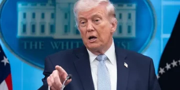 Trump amenaza a Rusia y China por Irán