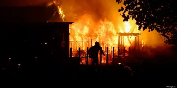 Evacuaciones masivas por feroces incendios en sur de Europa