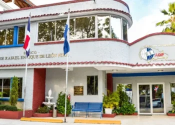 ADP advierte: “peligra el inicio del año escolar si el MINERD no paga incentivos y retroactivos de Evaluación de Desempeño Docente”