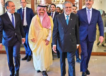 Pakistán instó a Irán y EEUU a reanudar las conversaciones de paz para frenar la guerra en Medio Oriente