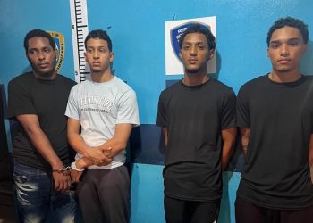 Arrestan a cuatro jóvenes involucrados en asalto a joyería en Santiago