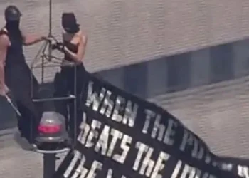 Identifican a pareja que escaló el Empire State y se comprometieron