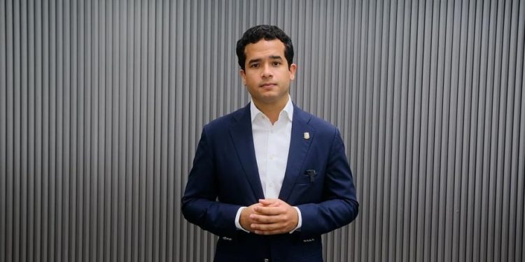 Omar Fernández favorece cadena perpetua para violadores