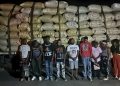Ejército descubre a 10 haitianos ocultos entre sacos de arroz durante operativo en Montecristi