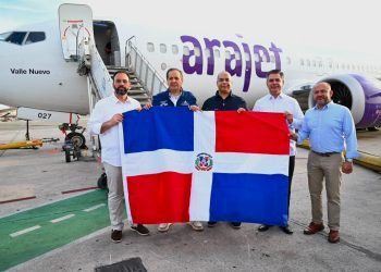 Otras 84 personas retornan al país desde Venezuela; entre ellos rescatistas dominicanos y misión del MIREX
