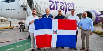 Otras 84 personas retornan al país desde Venezuela; entre ellos rescatistas dominicanos y misión del MIREX