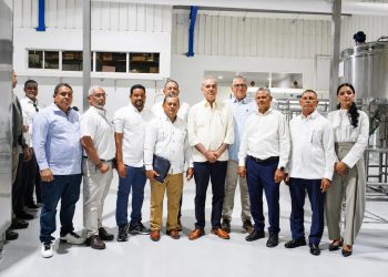 COOPFEDEGANO presenta al presidente Abinader avances de su planta procesadora de leche 