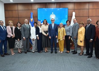 Ministro de Trabajo recibe propuesta para no discriminación de empleo por edad