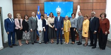 Ministro de Trabajo recibe propuesta para no discriminación de empleo por edad