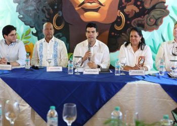 Wellington Arnaud y el Banco Mundial socializan avances del proyecto de agua potable y aguas residuales en Moca y Gaspar Hernández