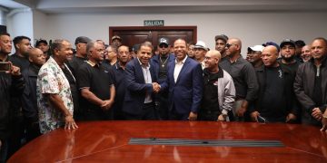 Queda sin efecto aumento del pasaje en Santiago; INTRANT y CNTT acuerdan mesa de diálogo