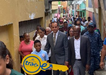 Bienestar Estudiantil del Distrito 15-02 y el TRAE abren corredor beneficiará a más de mil estudiantes de varios centros