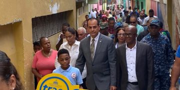 Bienestar Estudiantil del Distrito 15-02 y el TRAE abren corredor beneficiará a más de mil estudiantes de varios centros