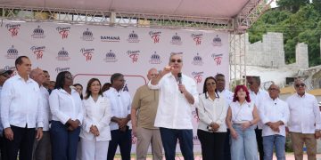 Abinader encabeza jornada “Primero Tú” en Samaná junto a la CPADB y anuncia nuevas obras para Arroyo Barril, El Limón y Las Galeras