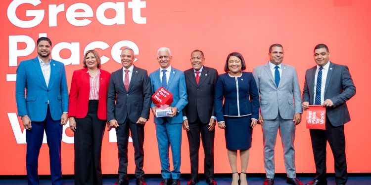 Senado de la República recibe certificación “Great Place To Work” que lo acredita como un gran lugar para trabajar