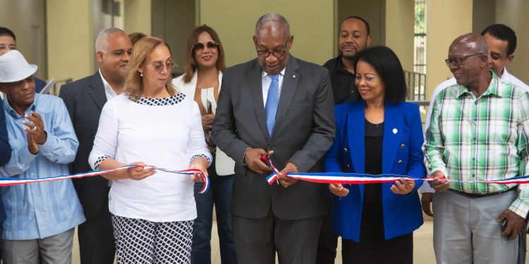 UASD inaugura moderno edificio de Postgrado en San Cristóbal
