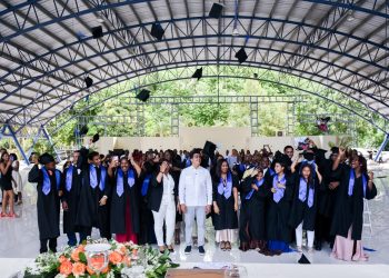 Fellito Suberví encabeza graduación de 24 nuevos bachilleres técnicos del Liceo CAASD.