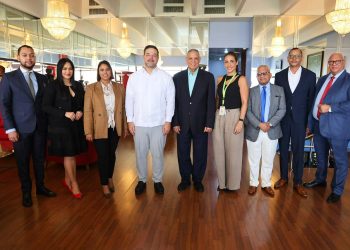 Presidente Grupo Telemicro recibe visita ministro de Medio Ambiente 