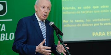 Los datos del Gobierno sobre la pobreza se contradicen: 4 de cada 10 hogares dominicanos reciben ayuda alimentaria, afirma Alburquerque