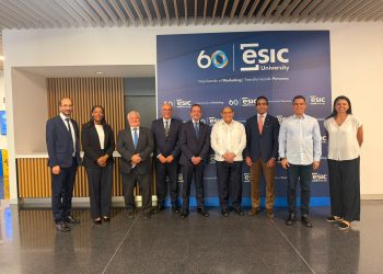 Ministro Rafael Santos Badía impulsa desde España la continuidad de la transformación educativa dominicana