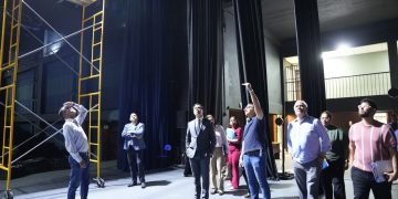Roberto Ángel supervisa trabajos de remodelación en la Sala Manuel Rueda y las Escuelas de Bellas Artes