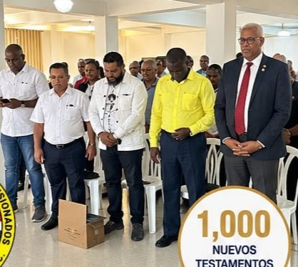GEDEONES INTERNACIONALES DONAN 1,000 NUEVOS TESTAMENTOS A LA HERMANDAD PARA FORTALECER SU PROGRAMA DE CAPELLANÍA Y FORMACIÓN ESPIRITUAL