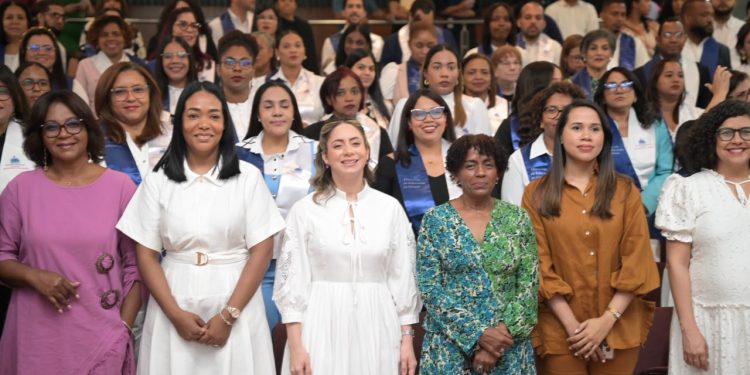 Escuela de Igualdad Magaly Pineda gradúa a 200 personas