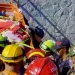 Rescatistas luchan por sacar de escombros a venezolano vivo siete días