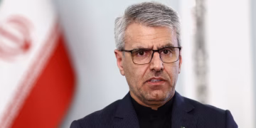Irán niega negociar con EE.UU. y sube la tensión en Oriente Medio