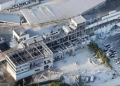 Colapsa un centro comercial con personas atrapadas tras terremoto 7,1 en Japón