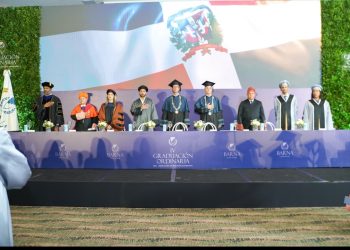 BARNA celebra su IV Graduación Ordinaria de la Licenciatura en Dirección Empresarial