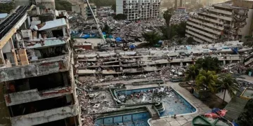 A un mes del doble terremoto, Venezuela busca salir adelante