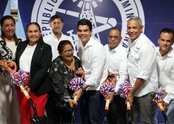 Wellington Arnaud dio primer palazo para ampliación del acueducto de San Francisco de Macorís