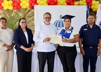 DGDC impulsa oportunidades de emprendimiento en Barahona con capacitación de decenas de mujeres