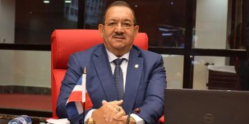 Senador Cristóbal Castillo pide revisar altas comisiones a estaciones por pagos con tarjetas
