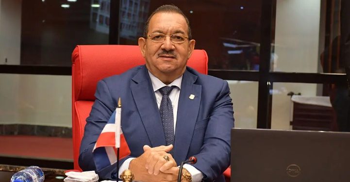 Senador Cristóbal Castillo pide revisar altas comisiones a estaciones por pagos con tarjetas