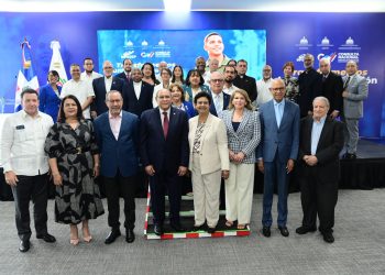 Santos Badía resalta papel de las universidades en transformación del sistema educativo dominicano