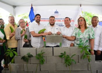 Gobierno inicia construcción del Parque Agroecológico del Aguacate en Cambita Garabitos