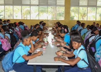 INABIE resalta aporte a la nutrición escolar con el servicio de más de 230 millones de raciones de frutas durante el pasado año escolar