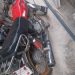 Policía recupera motocicleta y celular robados; arresta presunto asaltante y ocupa arma de fuego en Santiago