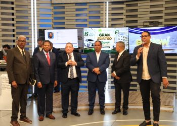 Coopnama celebra el Día del Maestro con la entrega de dos apartamentos y dos vehículos a sus asociados