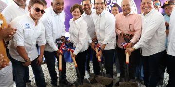 Wellington Arnaud  inicia  ampliación redes de distribución del acueducto múltiple de Baní, provincia Peravia