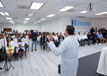 Director SNS da la bienvenida a los nuevos residentes médicos del Hospital Ney Arias Lora