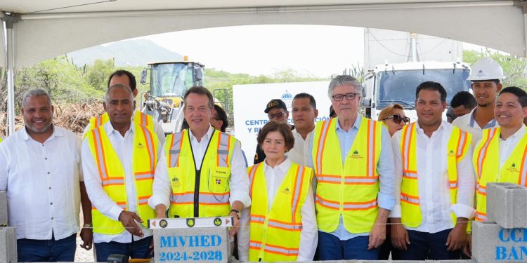 CCR de Peravia albergará a más de 800 privados de libertad; ministro Ito Bisonó da primer picazo