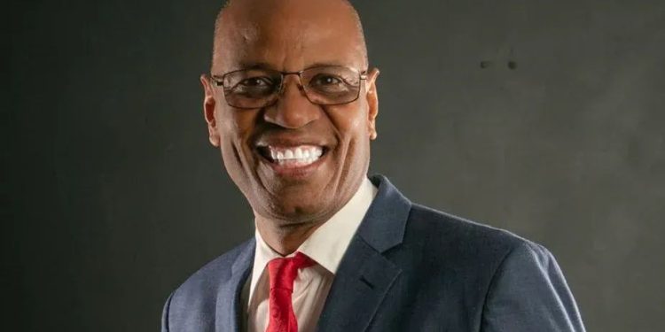 JCE entrega cédulas a periodistas en sede del CDP