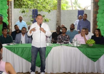 Radhamés Jiménez califica al gobierno de “insensible”, por dar la espalda a la juventud, y sumergir al país en el abandono total